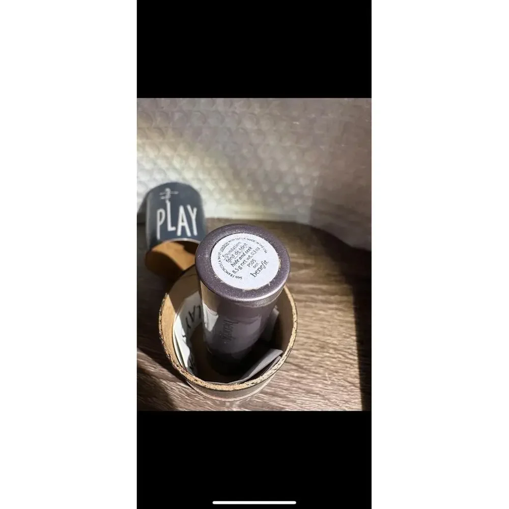 Benefit‎ cosmetics Play Sticks Cream to Powder Foundation Hide and Seek Stick